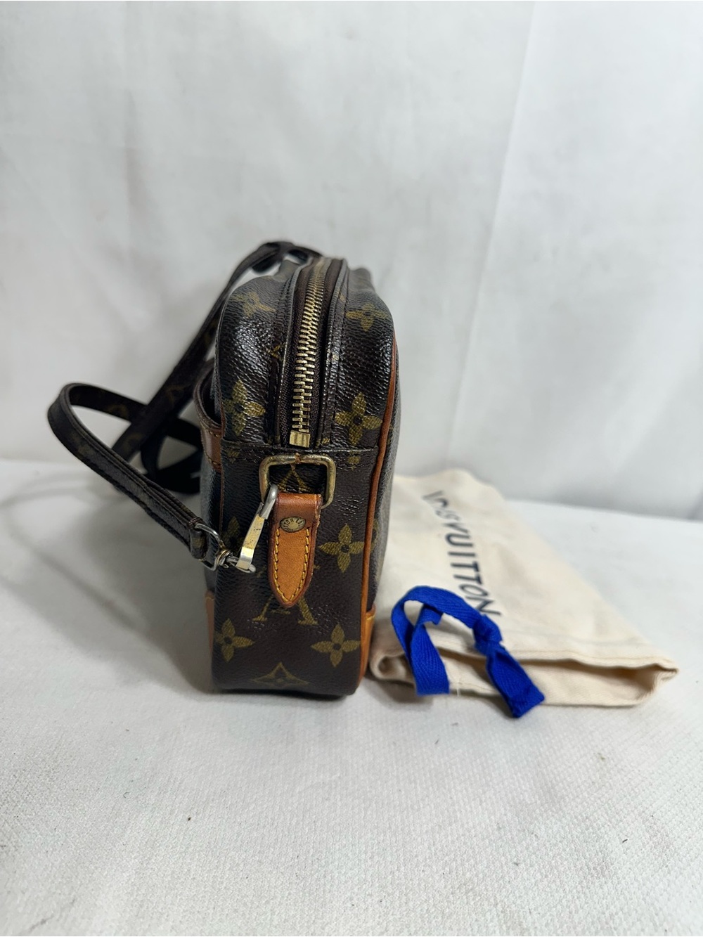 Louis Vuitton Crossbody Bag - Picture 4 of 10